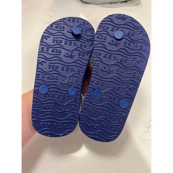 NWT The Children's Place Kids 12-13 Blue Green Flip Flops - Picture 6 of 6